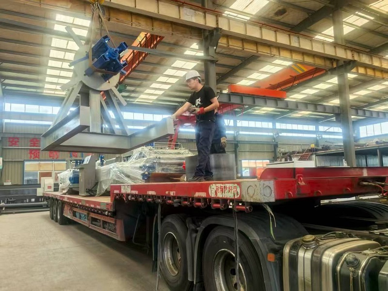 Jeklena konstrukcija Liweiyuan C/Z Purlin All-in-One Pride stroj