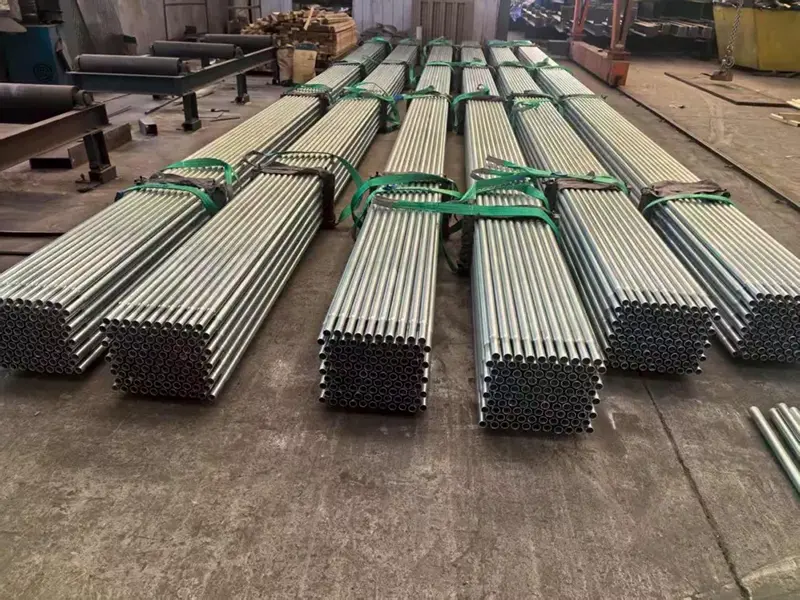 Zakaj so kovinske varnostne ograje končna rešitev za zaščito nepremičnin?