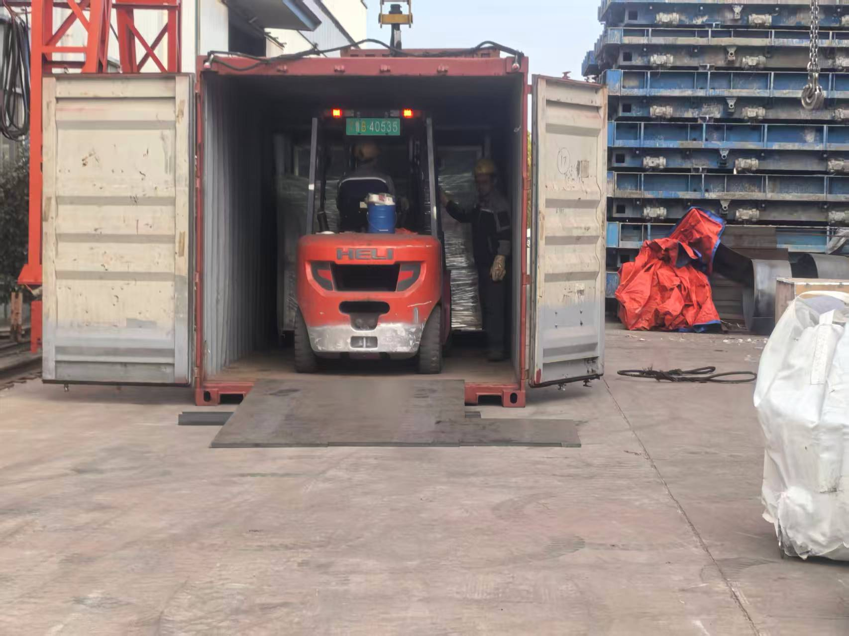 Novice o izvozu podpornih izdelkov za jeklene konstrukcije družbe Liweiyuan Steel Structure v Čile