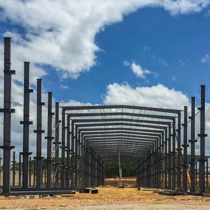 Kakšne so prednosti tovarniških zgradb z večnadstropnimi jeklenimi konstrukcijami