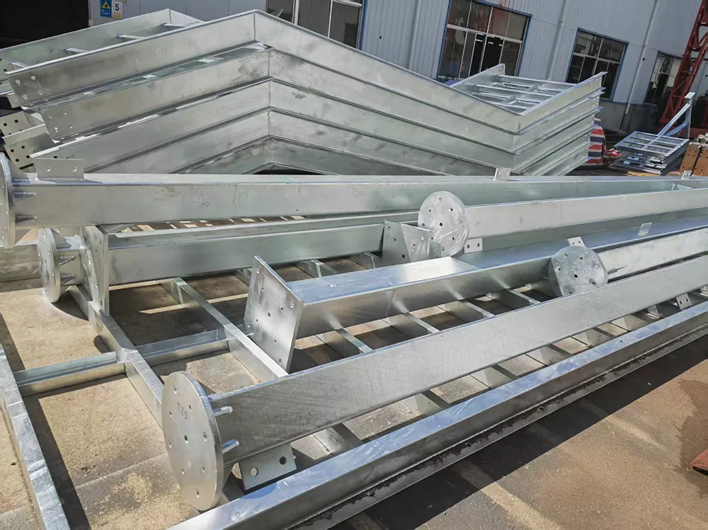 Kako platforme za plavajoče vetrne turbine na morju prenesejo težke morske razmere?